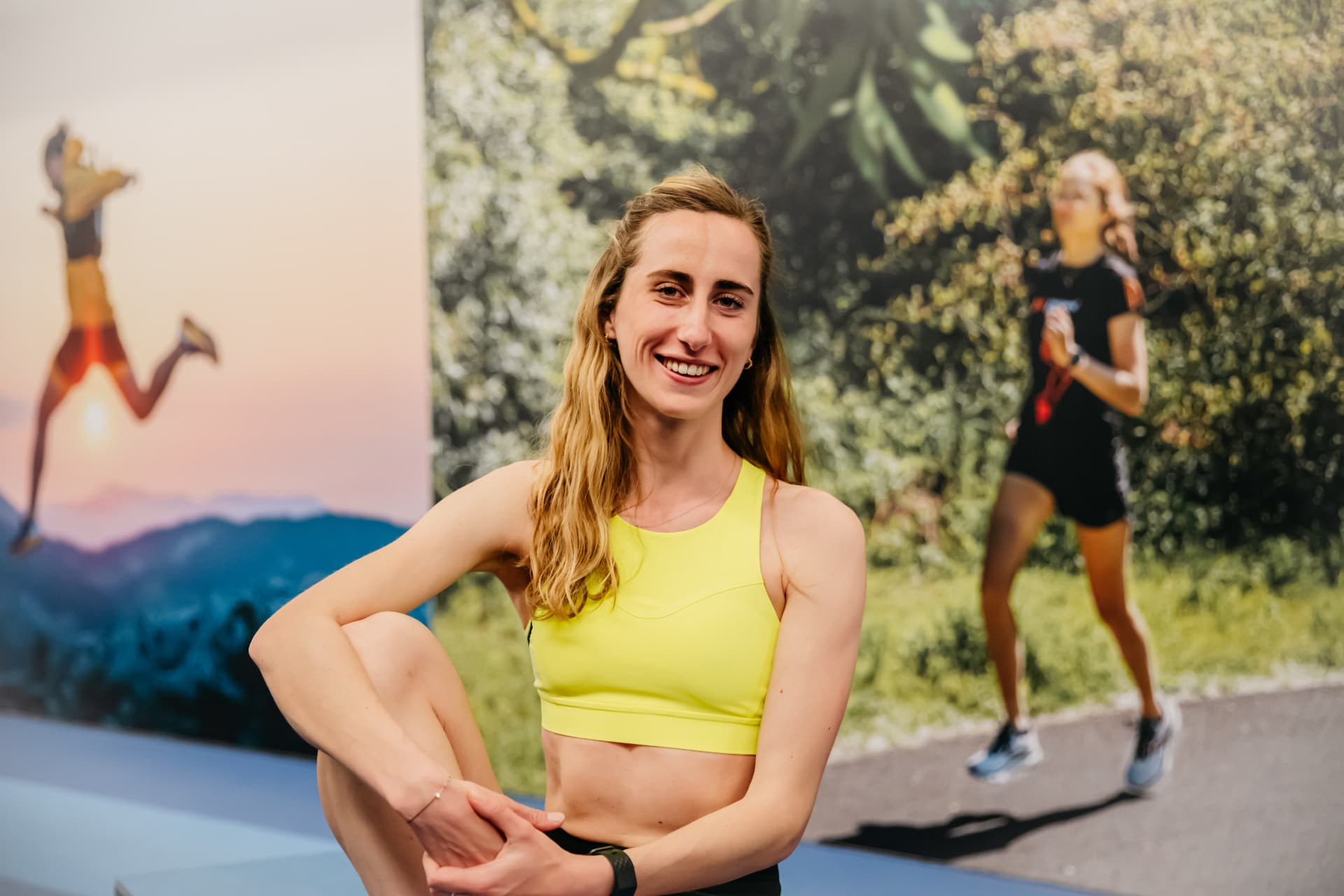 Louise Hendrickx coaching a runner